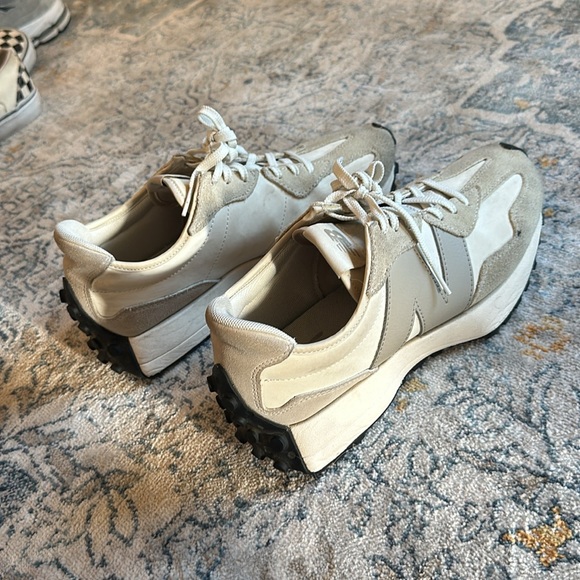 Women’s New Balance 327 Sneaker Tennis Shoe Running Shoe - Size 10 - Picture 3 of 5